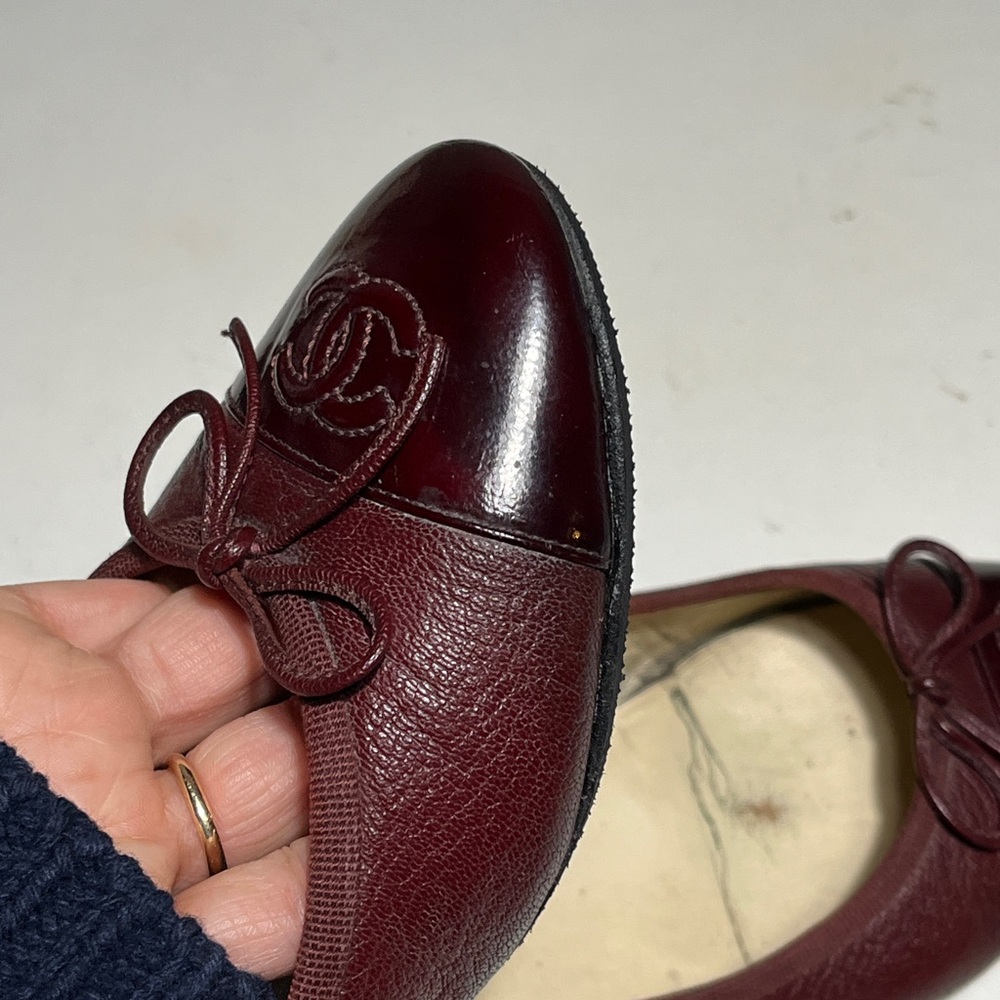 CHANEL Women's Dark Red Leather Flats - Picture 4 of 16